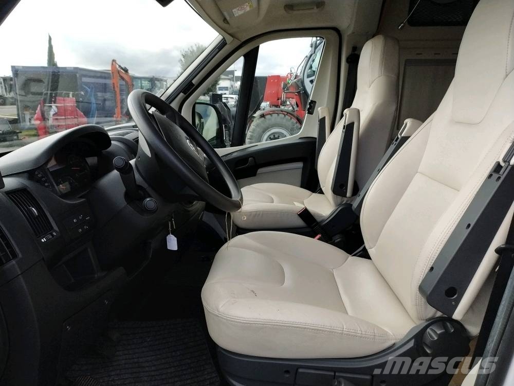 Fiat Ducato المنازل المتنقلة والكرافانات