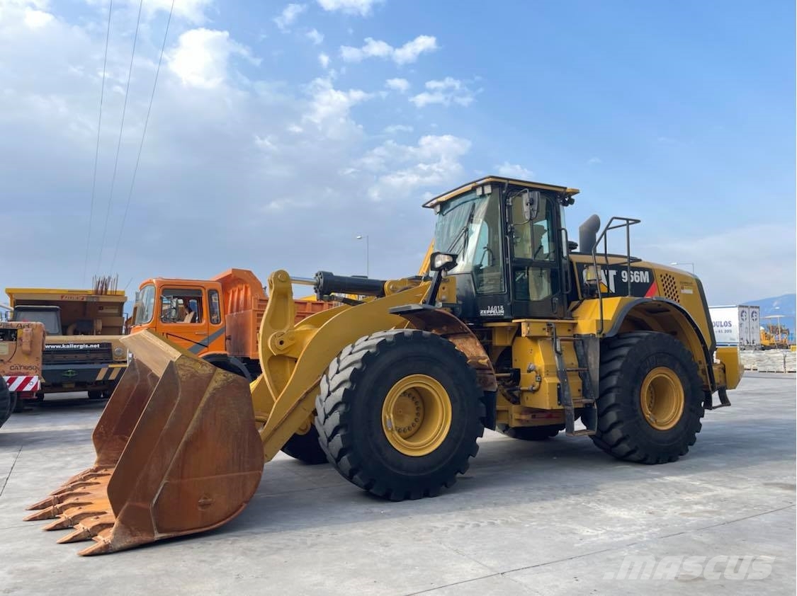 CAT 966M لوادر بعجل