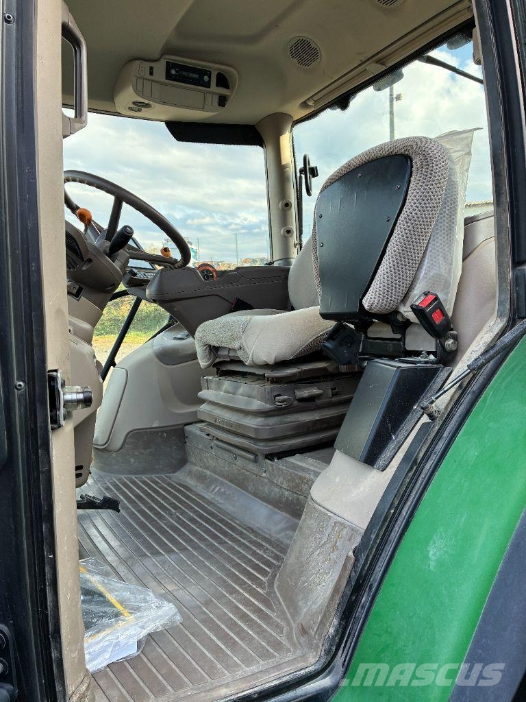 John Deere 6110R Traktori