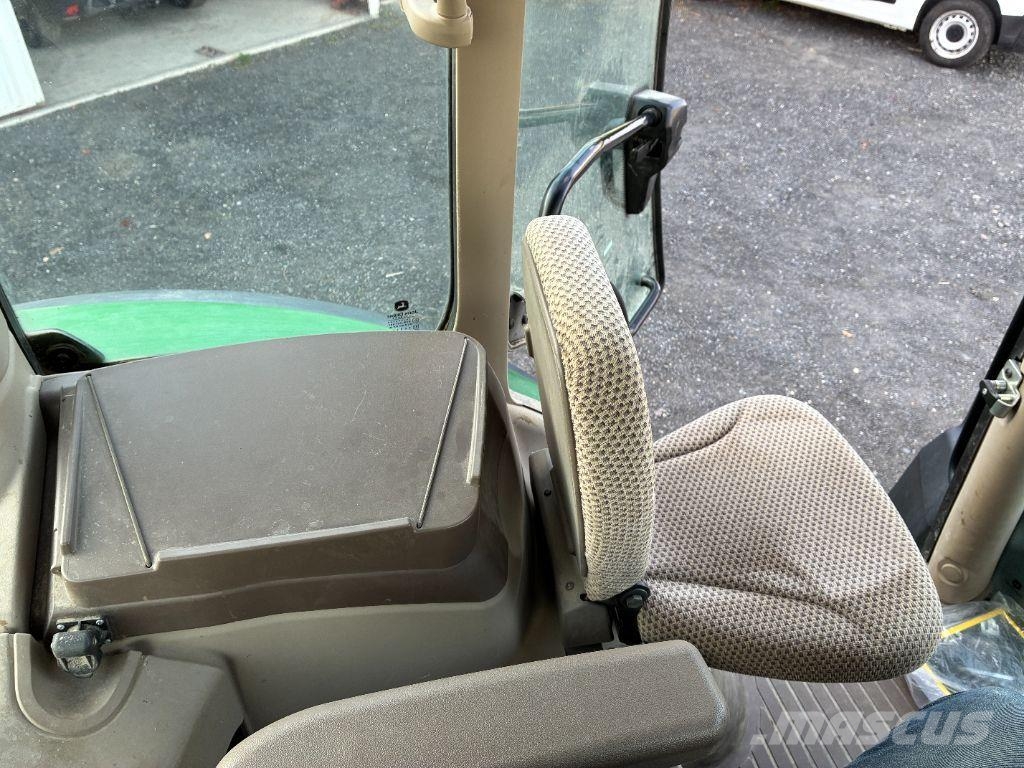 John Deere 6110R Traktorit