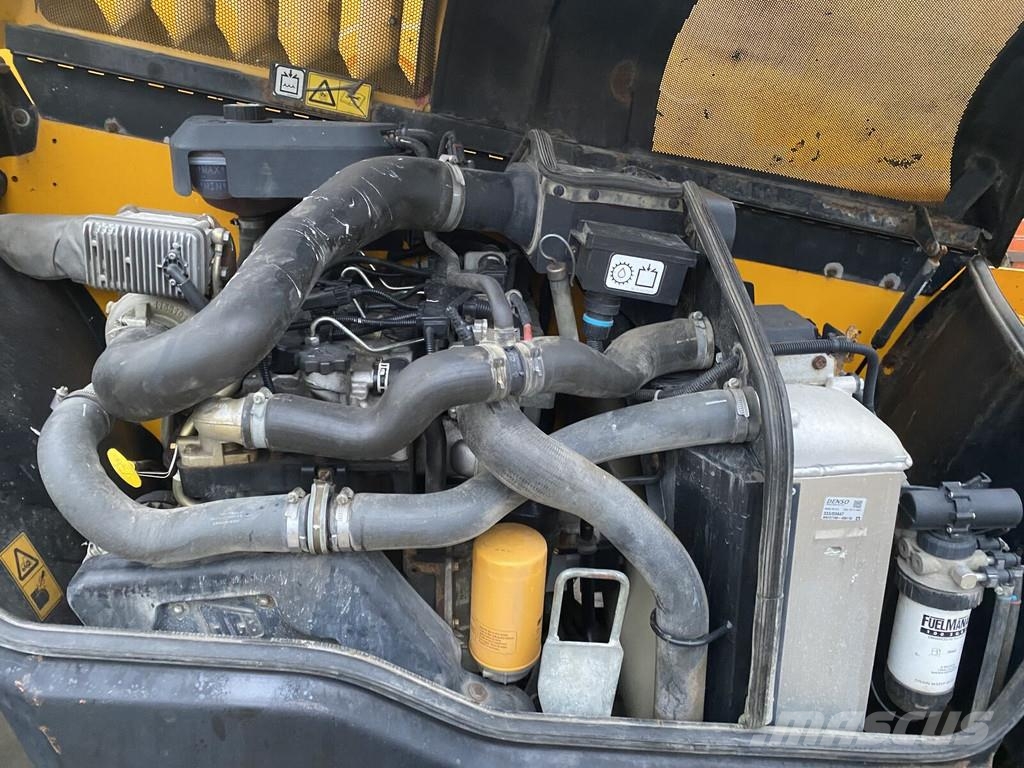 JCB 540-140 مناولات متداخلة