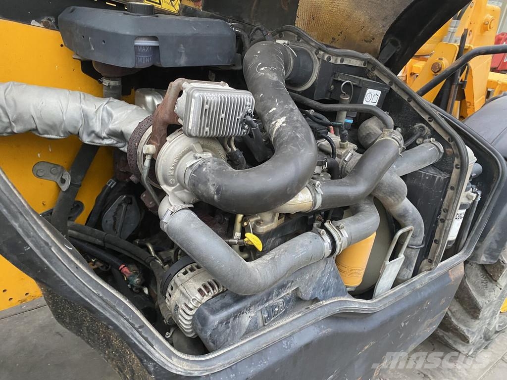 JCB 540-140 مناولات متداخلة
