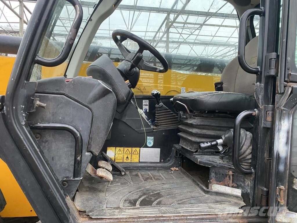 JCB 540-140 مناولات متداخلة