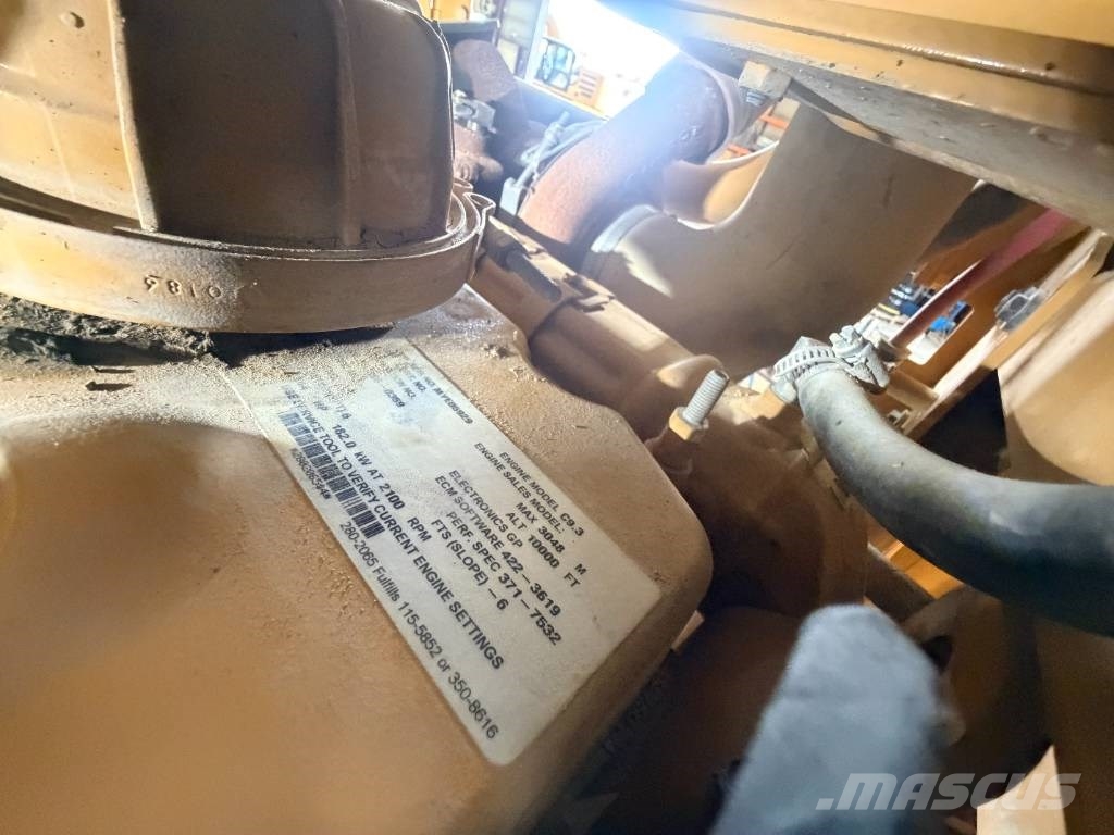 CAT 140M2 Tiehöylät