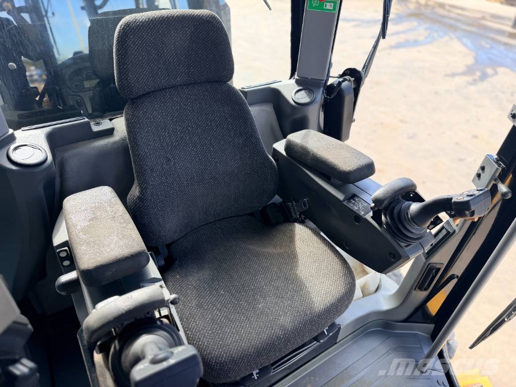 CAT 140M2 Tiehöylät