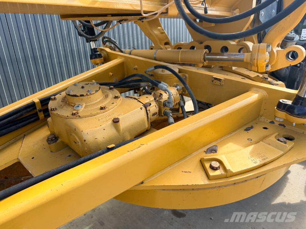CAT 140M2 Tiehöylät