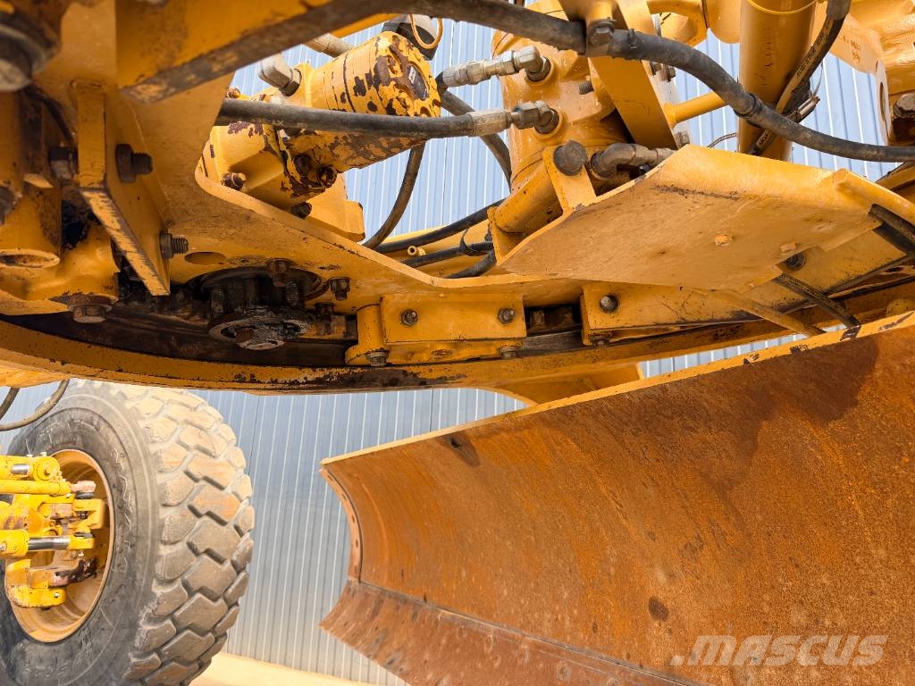 CAT 140M2 Tiehöylät