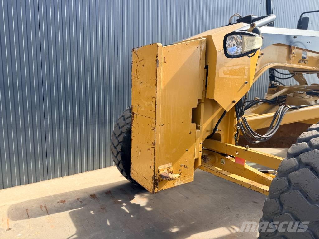 CAT 140M2 Tiehöylät