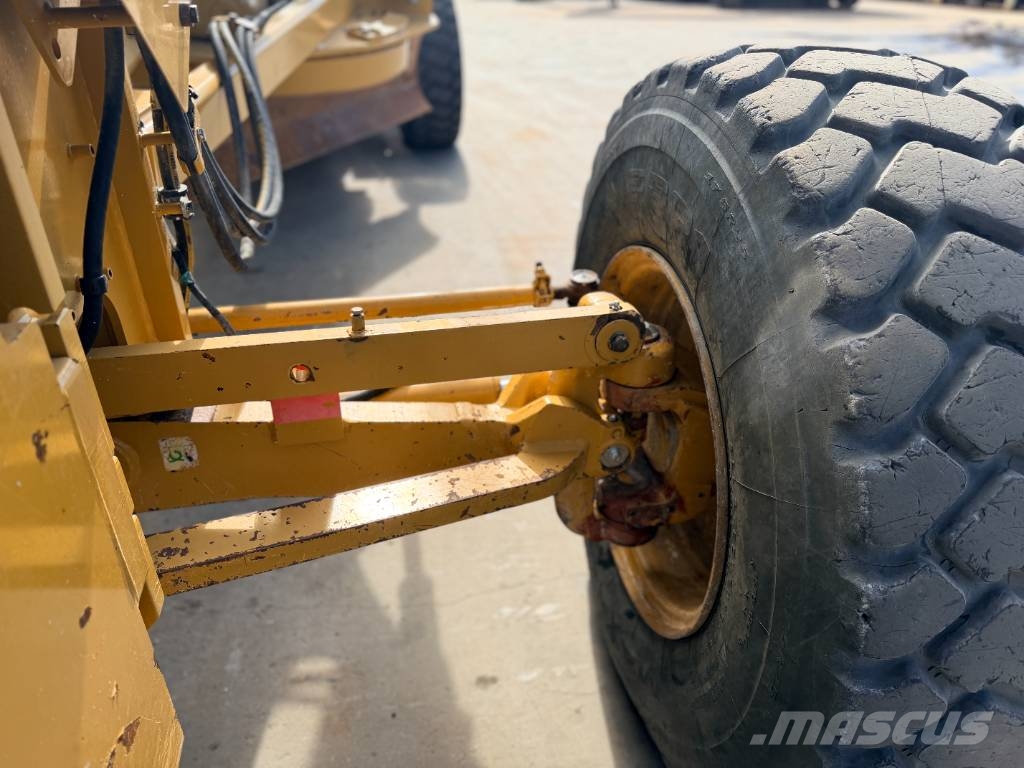 CAT 140M2 Tiehöylät