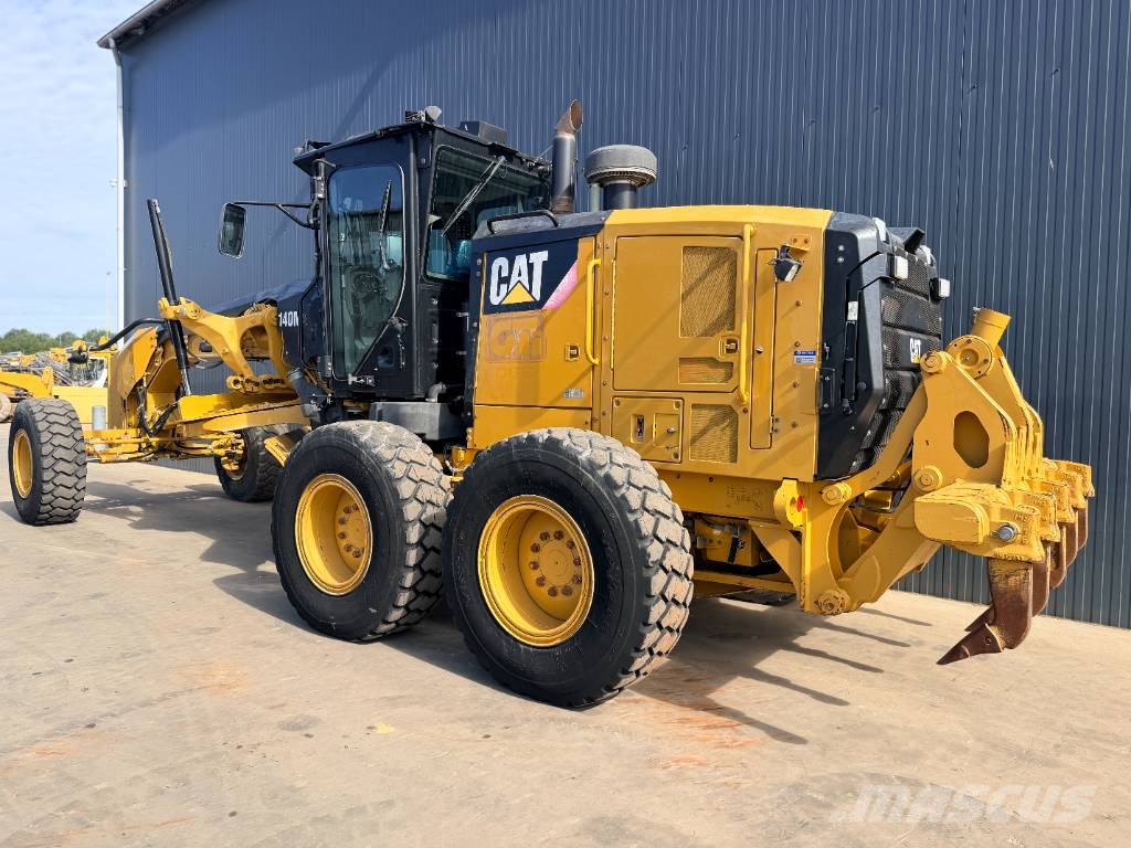 CAT 140M2 Tiehöylät