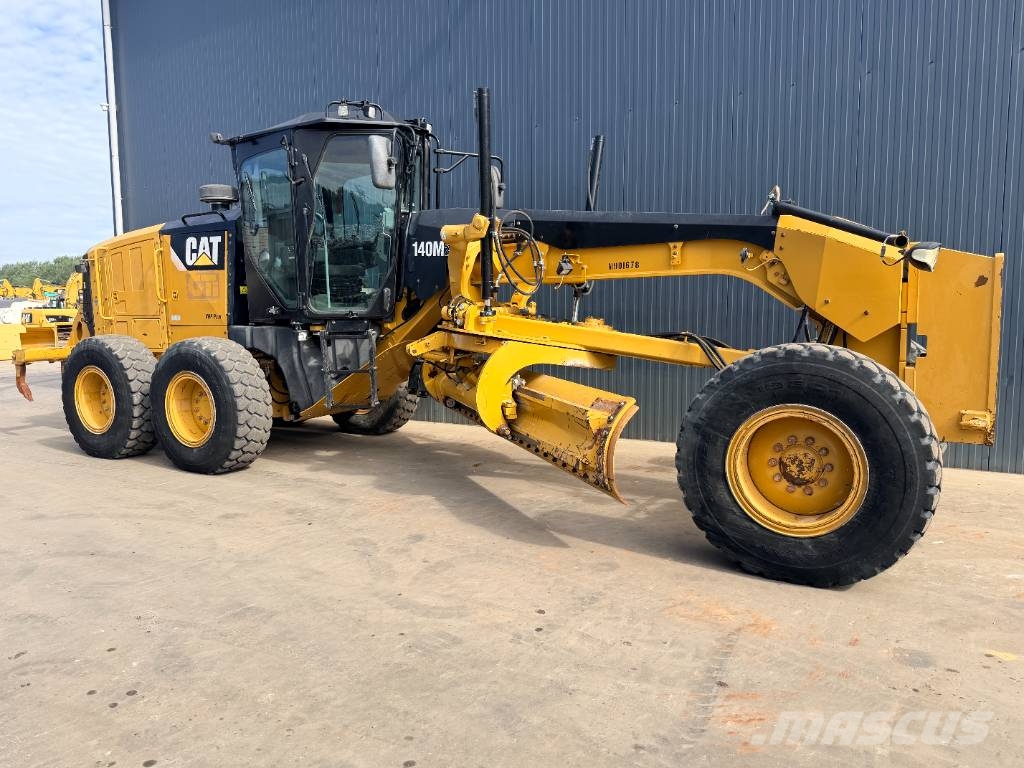 CAT 140M2 Tiehöylät