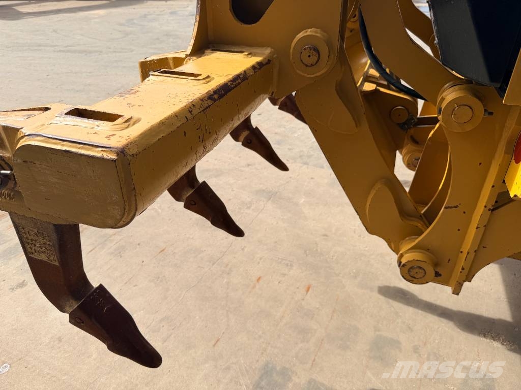 CAT 140M2 Tiehöylät