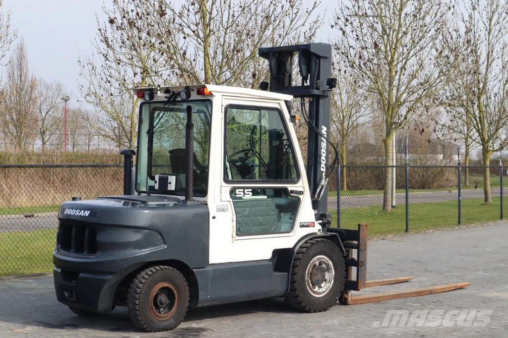 Doosan D55C-5 | 5500 KG | SIDESHIFT | POSITIONERS Πετρελαιοκίνητα Κλαρκ