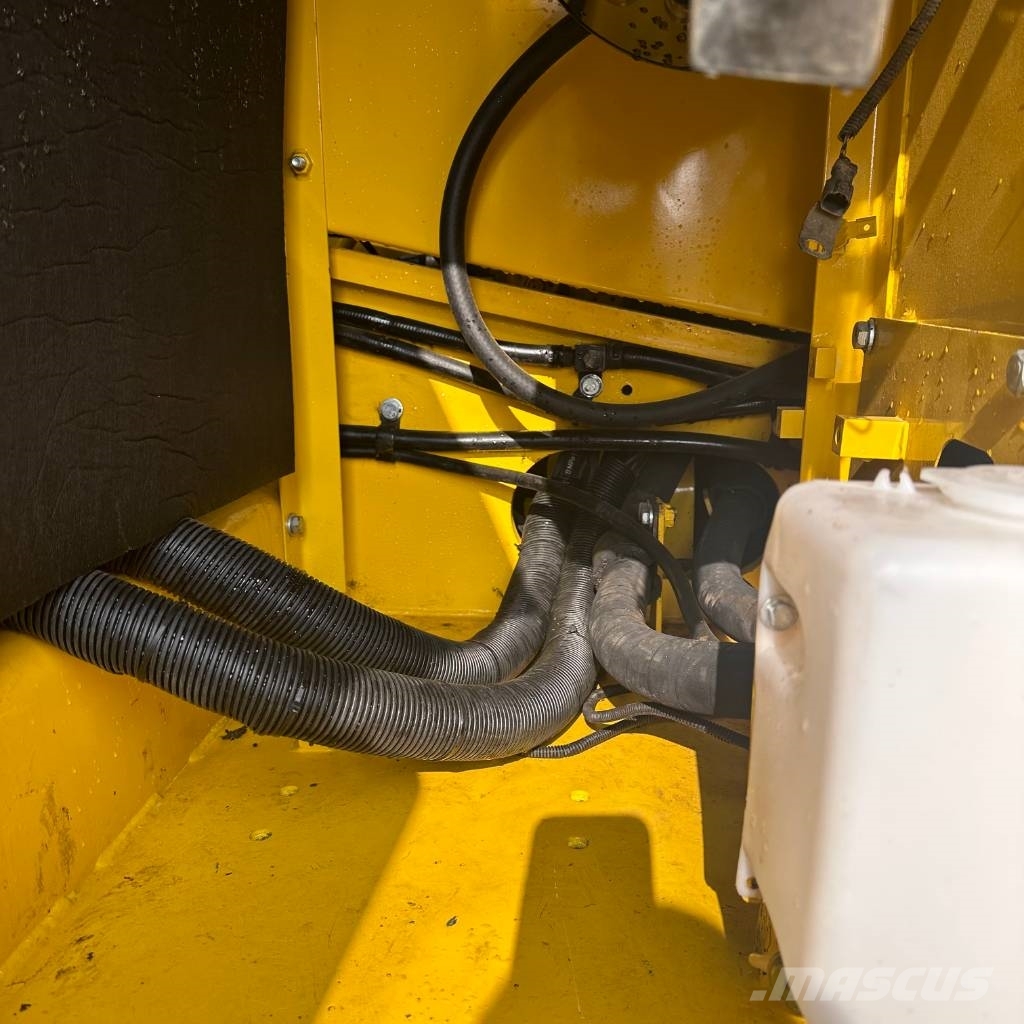 Komatsu PC 200-8 Εκσκαφείς με ερπύστριες