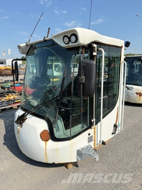 Liebherr L 550 XPower USED CAB كابينة والداخلية
