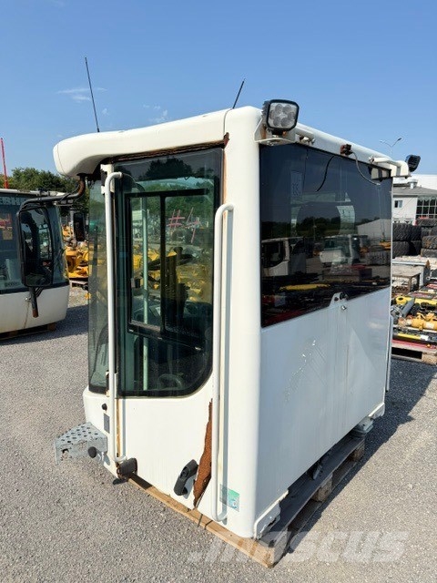 Liebherr L 550 XPower USED CAB كابينة والداخلية
