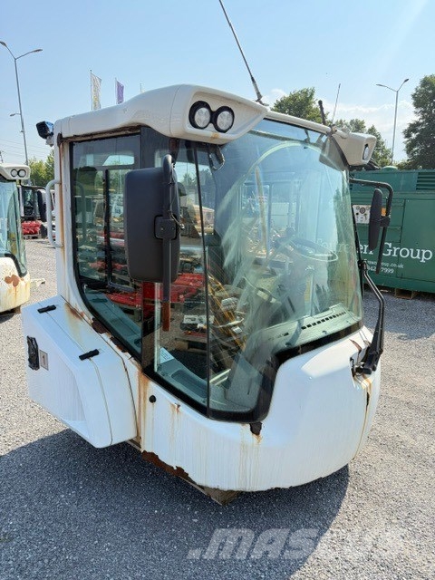 Liebherr L 550 XPower USED CAB كابينة والداخلية