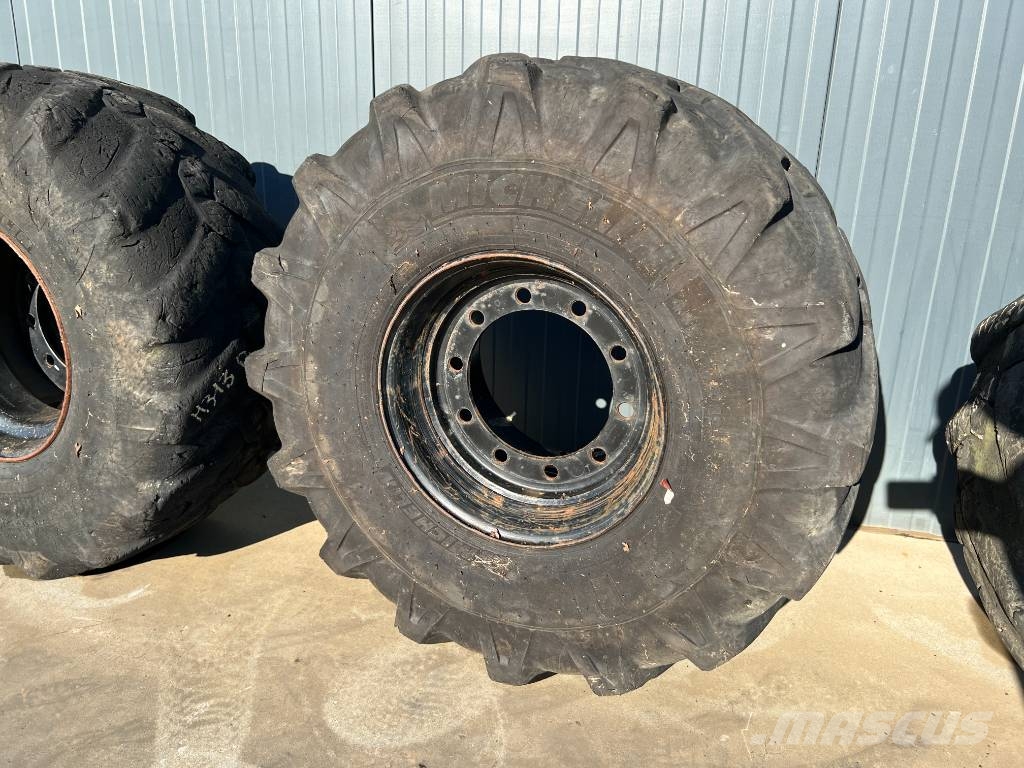 Michelin 445/70R19.5 incl. rim Pneumatici, ruote e cerchioni