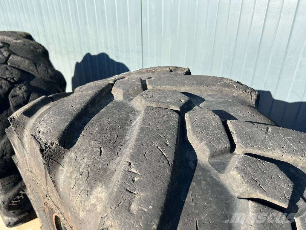 Michelin 445/70R19.5 incl. rim Pneumatici, ruote e cerchioni