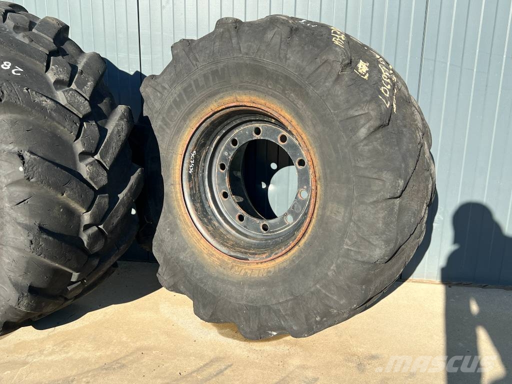 Michelin 445/70R19.5 incl. rim Pneumatici, ruote e cerchioni