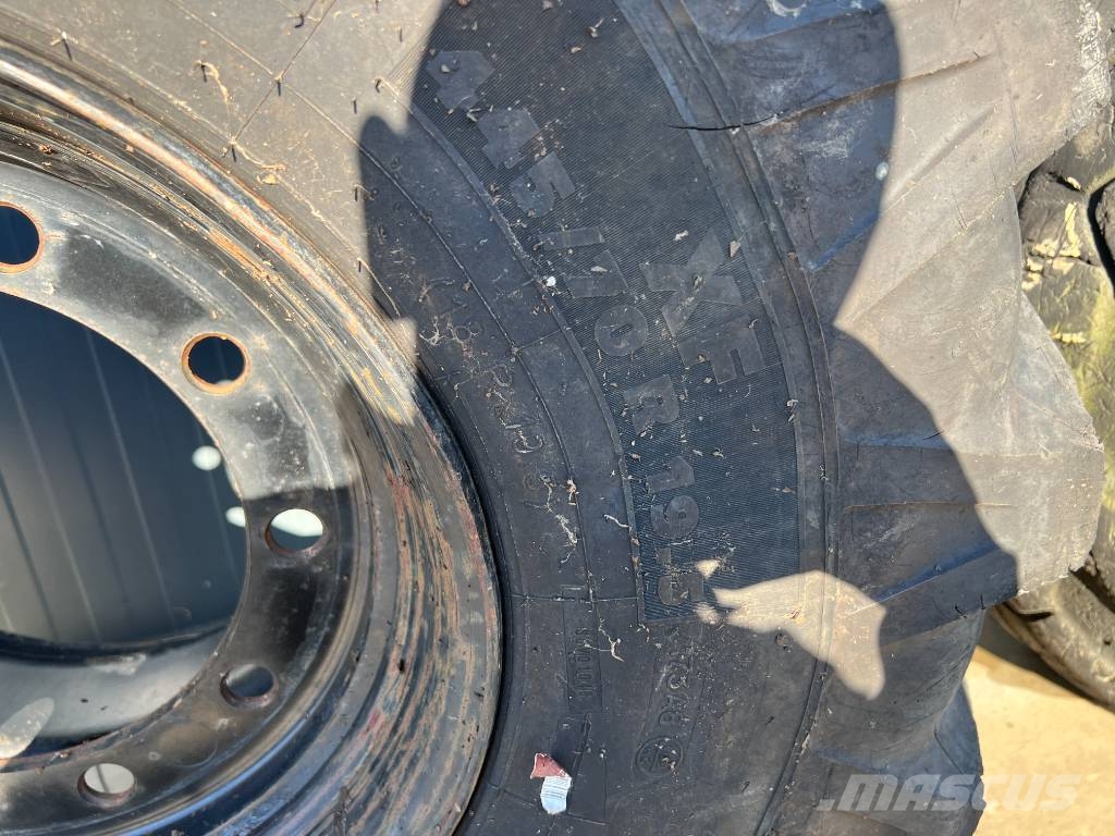 Michelin 445/70R19.5 incl. rim Pneumatici, ruote e cerchioni