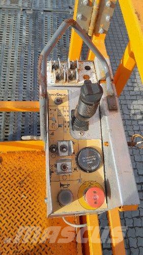 SkyJack SJ 6832 RTE Scissor lifts