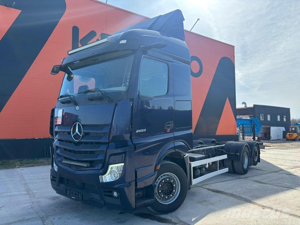 Mercedes-Benz Actros 2553 6x2*4 STREAM SPACE / CHASSIS L=7490 mm Pojazdy pod zabudowę