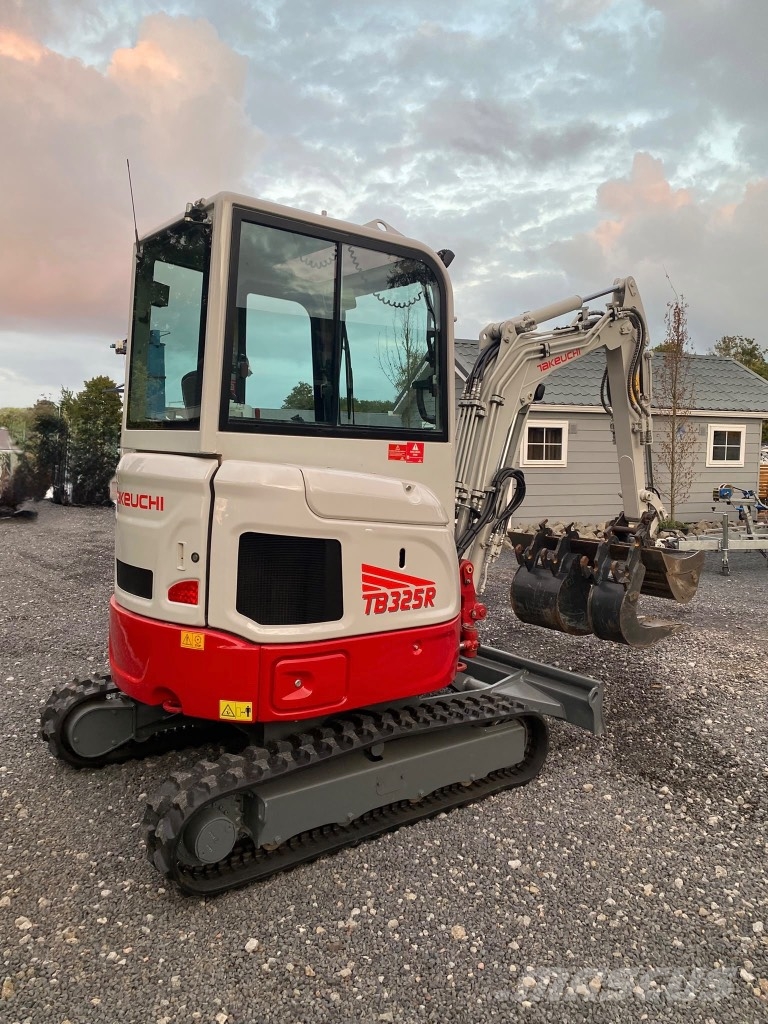 Takeuchi TB 325 R Minigravemaskiner