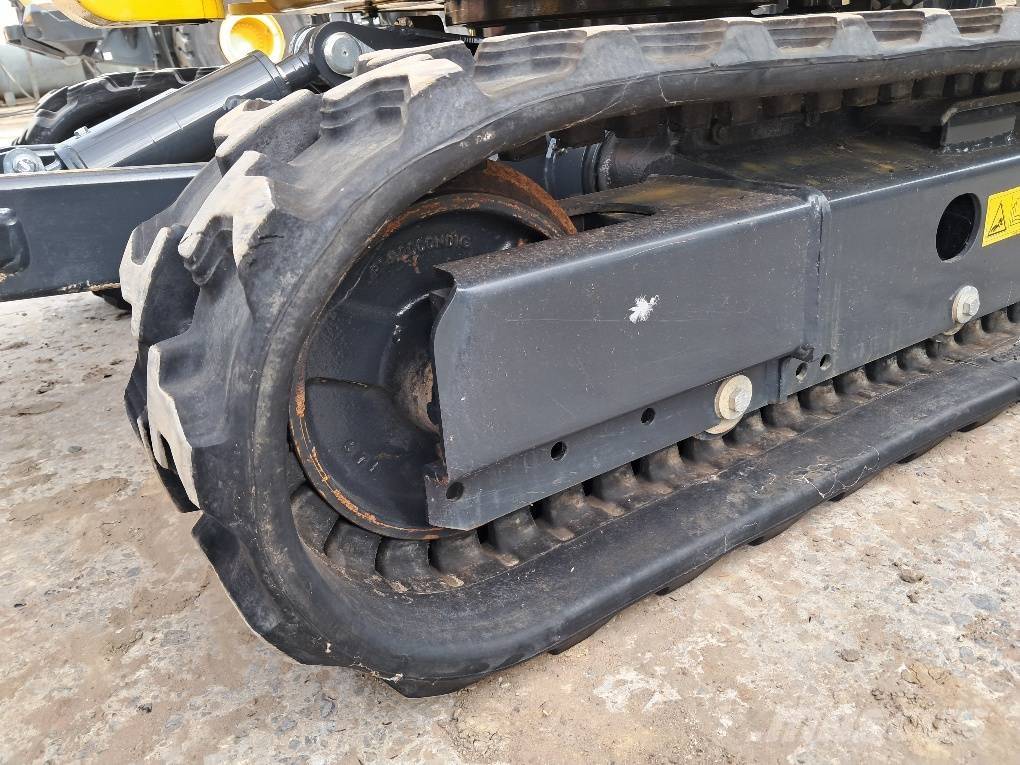 Komatsu PC17R-5 Minigraafmachines < 7t
