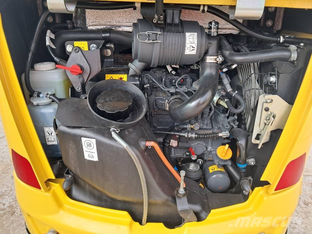 Komatsu PC17R-5 Minigraafmachines < 7t