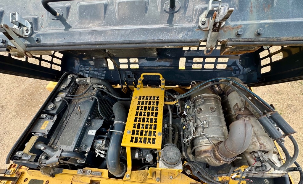 Komatsu HB 365 LC-3 Hybrid Escavatori cingolati