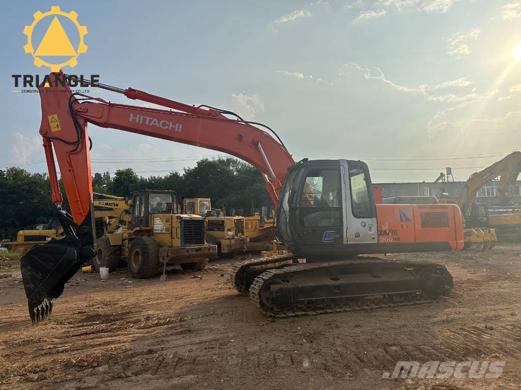 Hitachi ZX 200 Kāpurķēžu ekskavatori