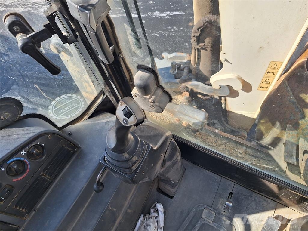 Terex TLB 890 PS معدات البناء - غير ذلك