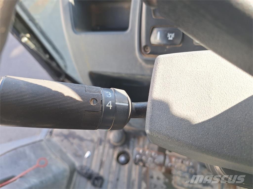 Terex TLB 890 PS معدات البناء - غير ذلك