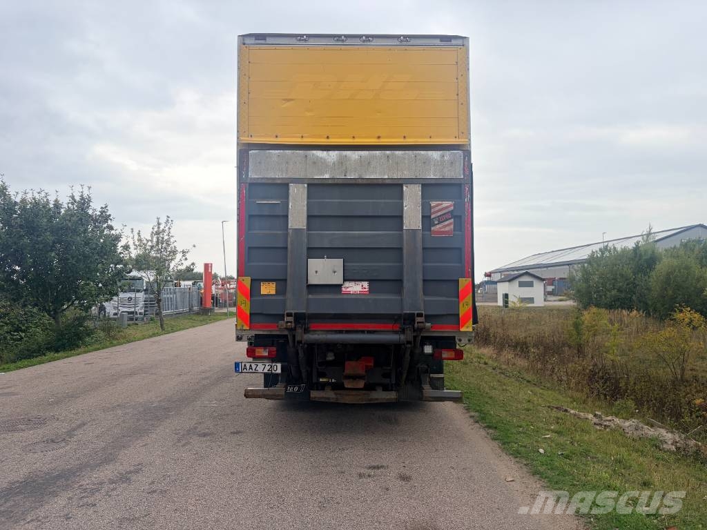 Volvo FM Tovornjaki zabojniki