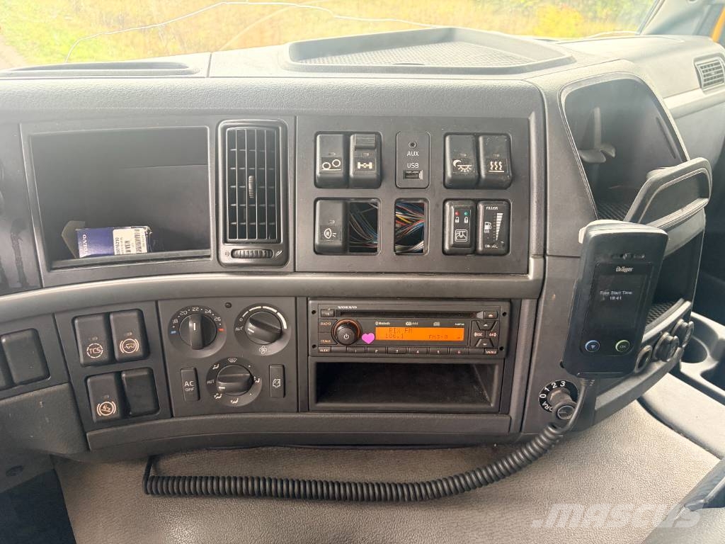 Volvo FM Tovornjaki zabojniki