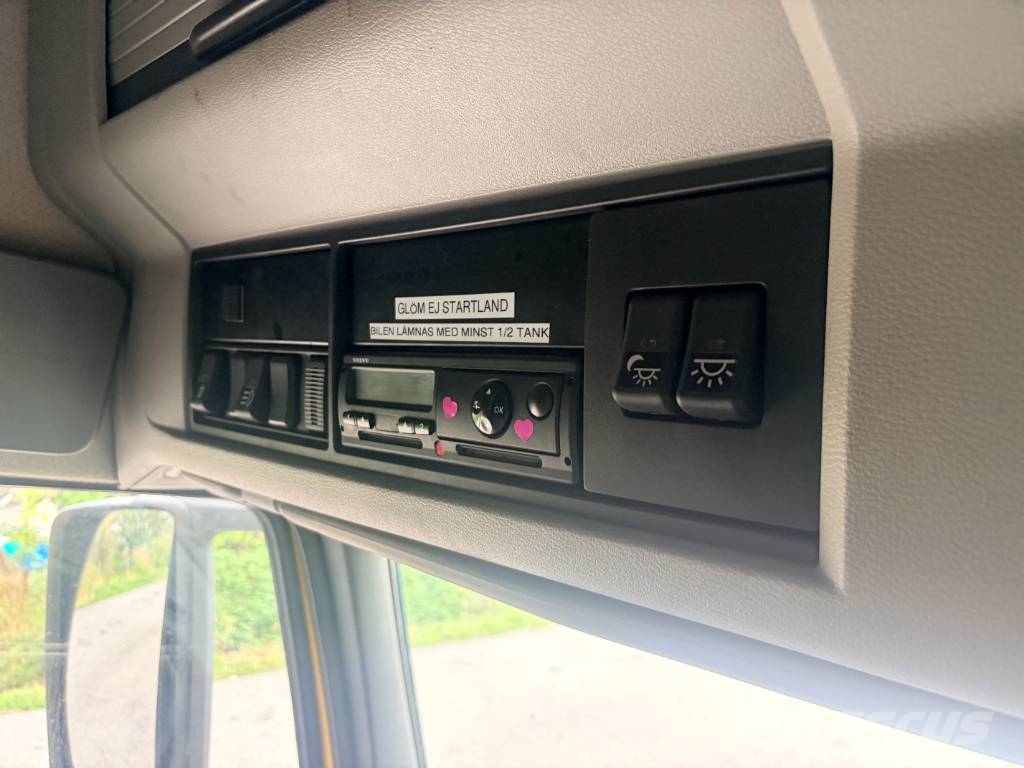 Volvo FM Tovornjaki zabojniki