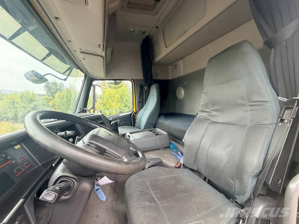 Volvo FM Tovornjaki zabojniki