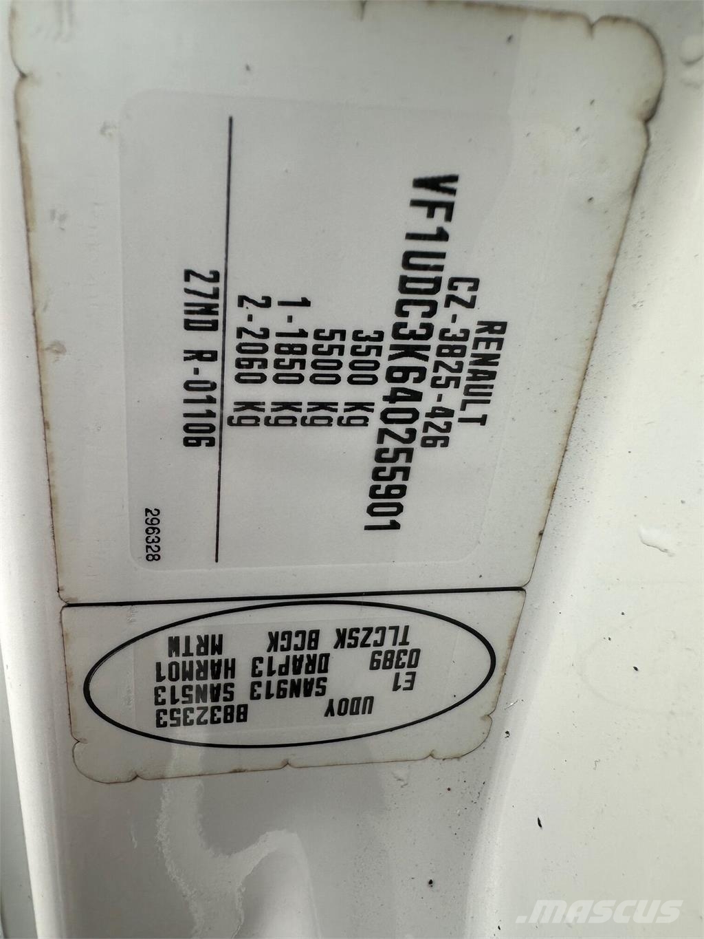 Renault MASTER dci 150 E4 manuál VIN 901 Camiones de caja de lona