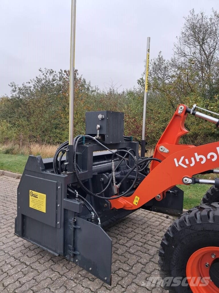 Kubota R 090 Iekrāvēji uz riteņiem