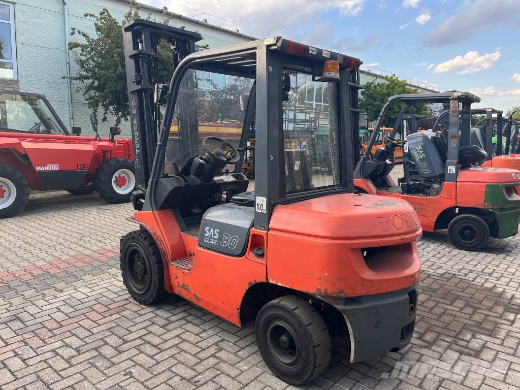 Toyota 7FGF30 /02/ V-2025 OB Gázüzemű targoncák