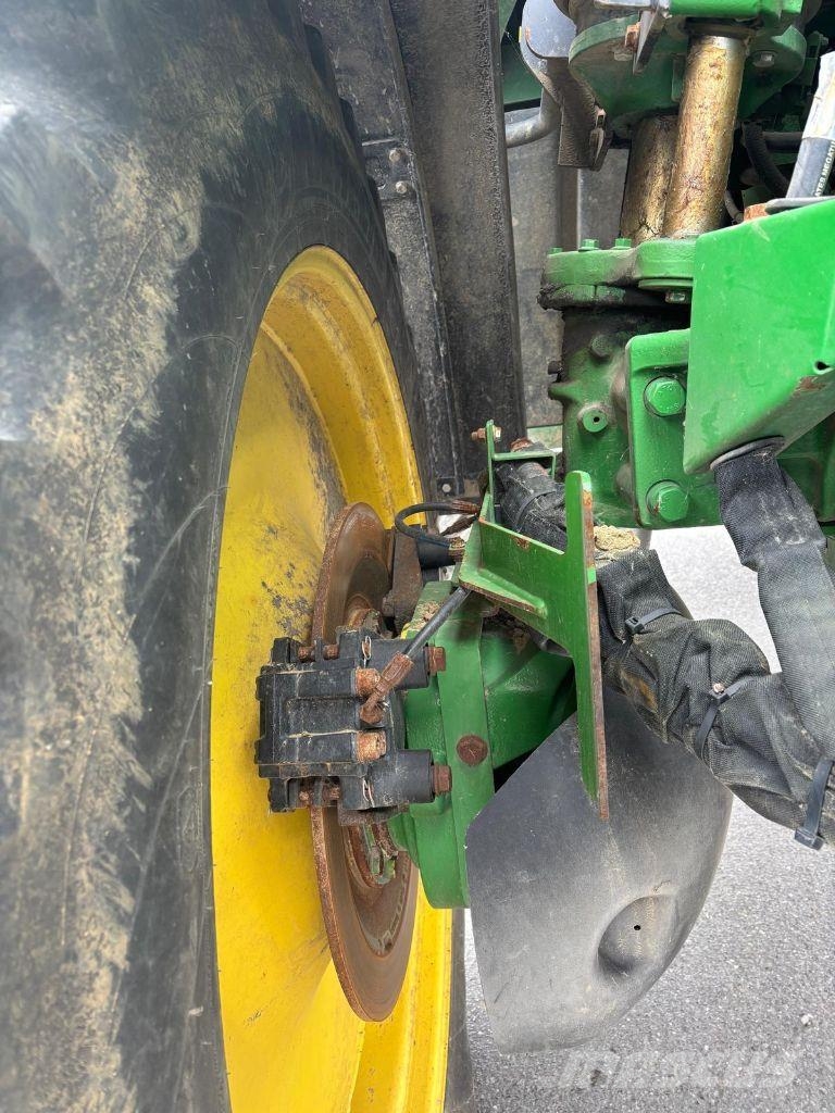 John Deere 4040i Itsekulkevat ruiskut