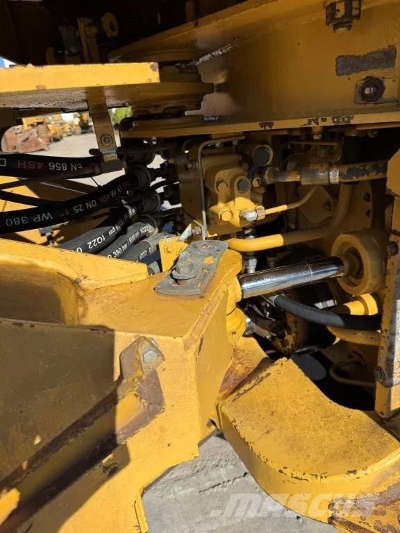 CAT 936E Kolesni nakladalci