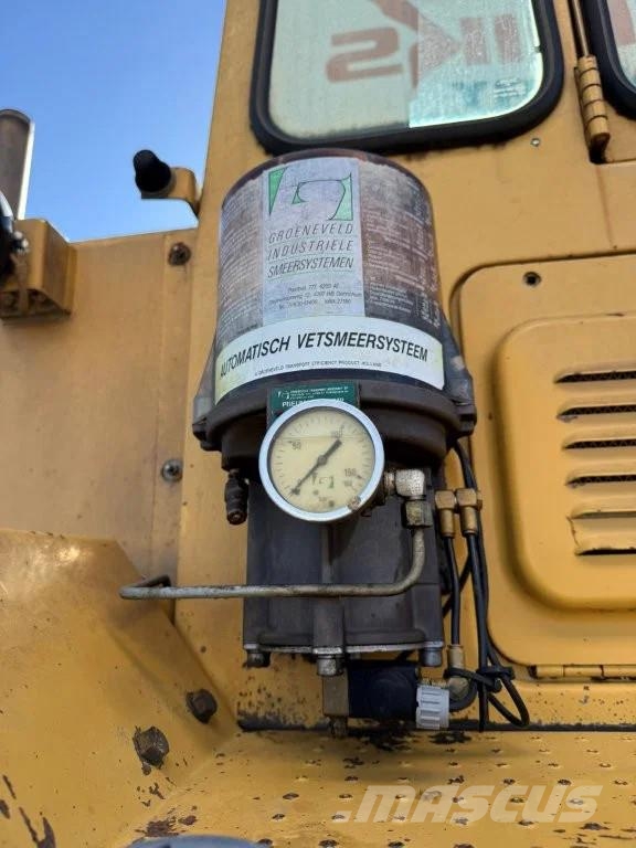 CAT 936E Kolesni nakladalci
