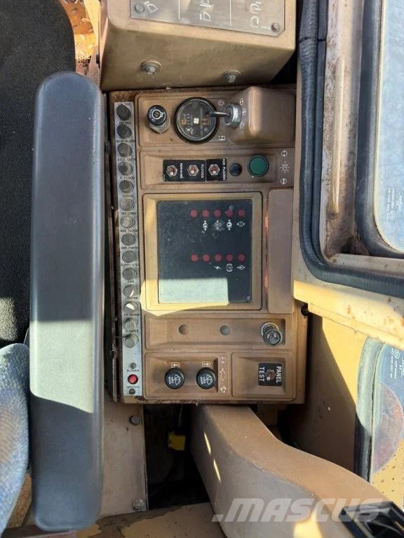 CAT 936E Kolesni nakladalci