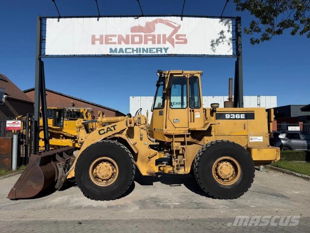 CAT 936E Gumikerekes homlokrakodók