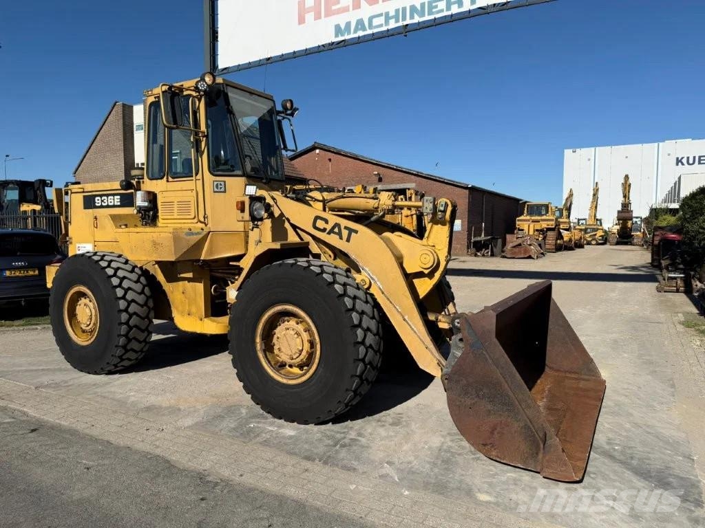 CAT 936E Kolesni nakladalci
