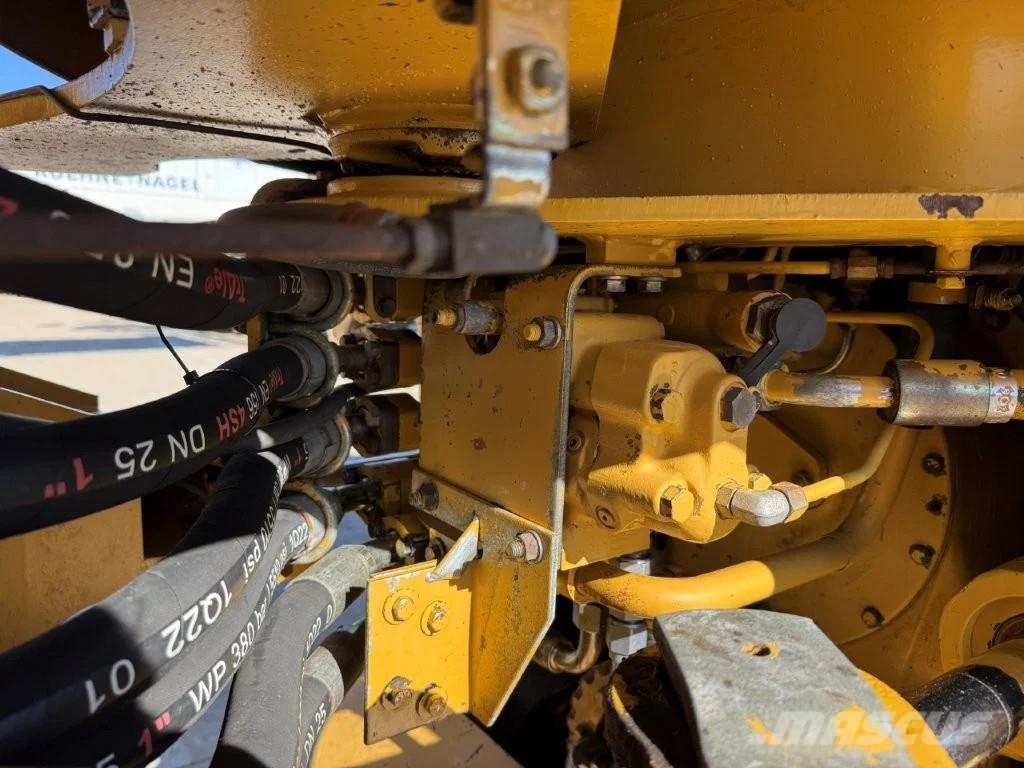 CAT 936E Kolesni nakladalci