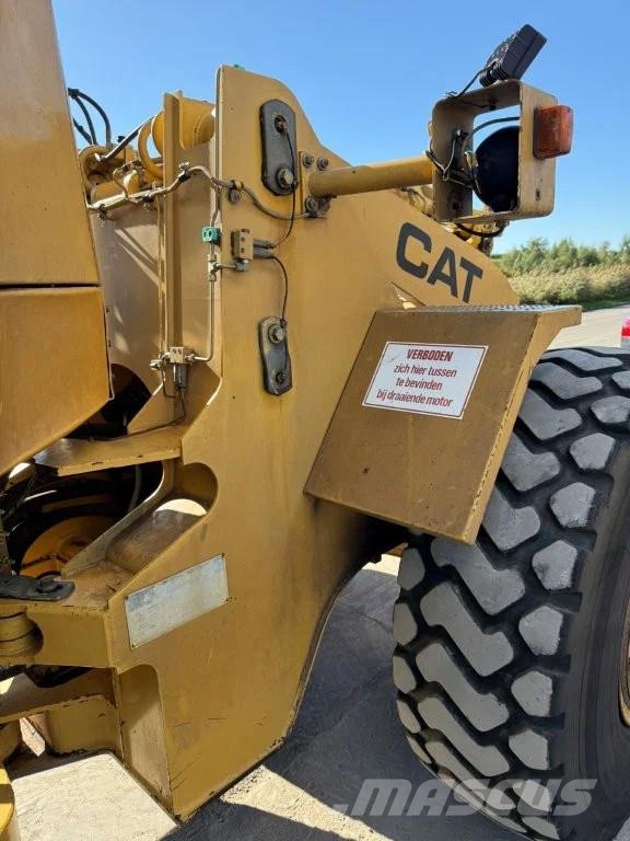 CAT 936E Gumikerekes homlokrakodók