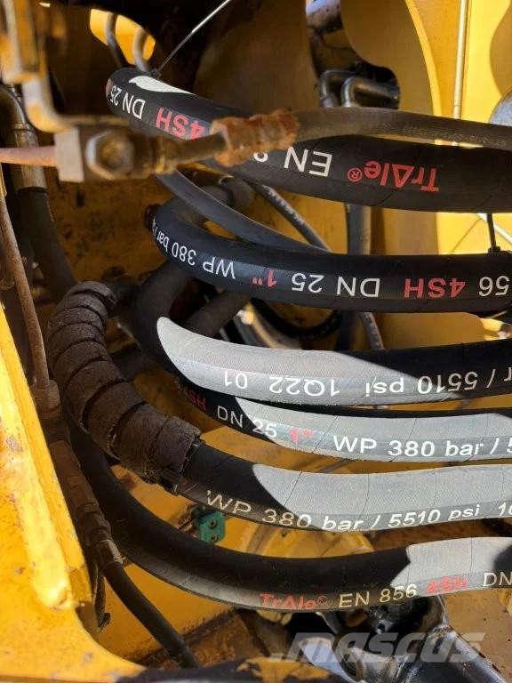 CAT 936E Gumikerekes homlokrakodók